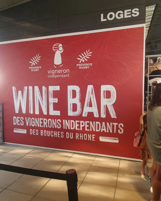 Le château Montaurone mis à l'honneur pour notre première soirée Wine Bar au stade Maurice David lors de la rencontre contre Agen . Bravo à @provencerugbyofficiel pour leur belle victoire ! 
#vigneronsindep13 #vigneronsindependants #provencerugby #winebar #vinsdeprovence #coteauxdaixenprovence 
#stademauricedavid 
#aixenprovence