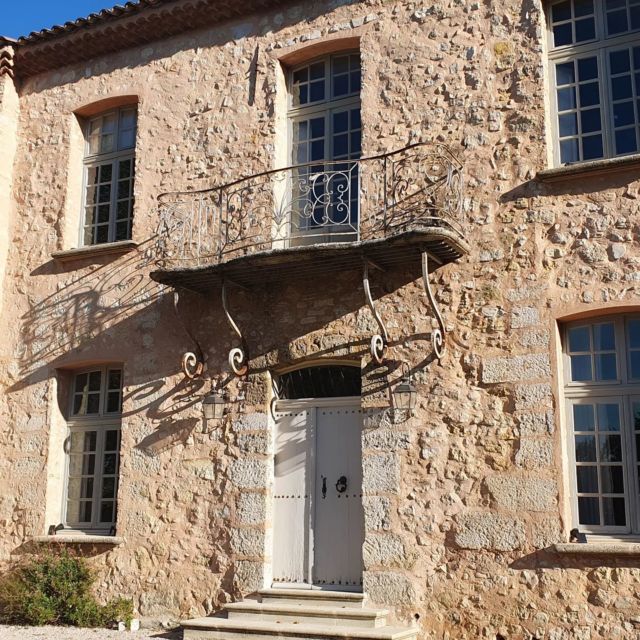 En avant première, nous avons eu la chance de découvrir les animations proposées lors du Fascinant Week-end du 19 au 22 octobre prochain! L'occasion de partager avec nos vignerons leur passion et de découvrir la richesse de nos terroirs et de nos paysages. 
Retrouvez le programme du @fascinantweekend sur @aixenprovencetourism 

#vigneronsindep13 #vinsdeprovence #coteauxdaixenprovence #fascinantweekend #provenceaixperience #wineexperience #saintevictoire